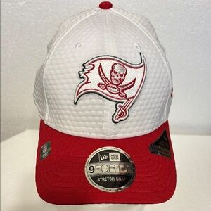 New Era 9Forty Tampa Bay Buccaneer’s Football  White and Red Logo Hat Cap NWT